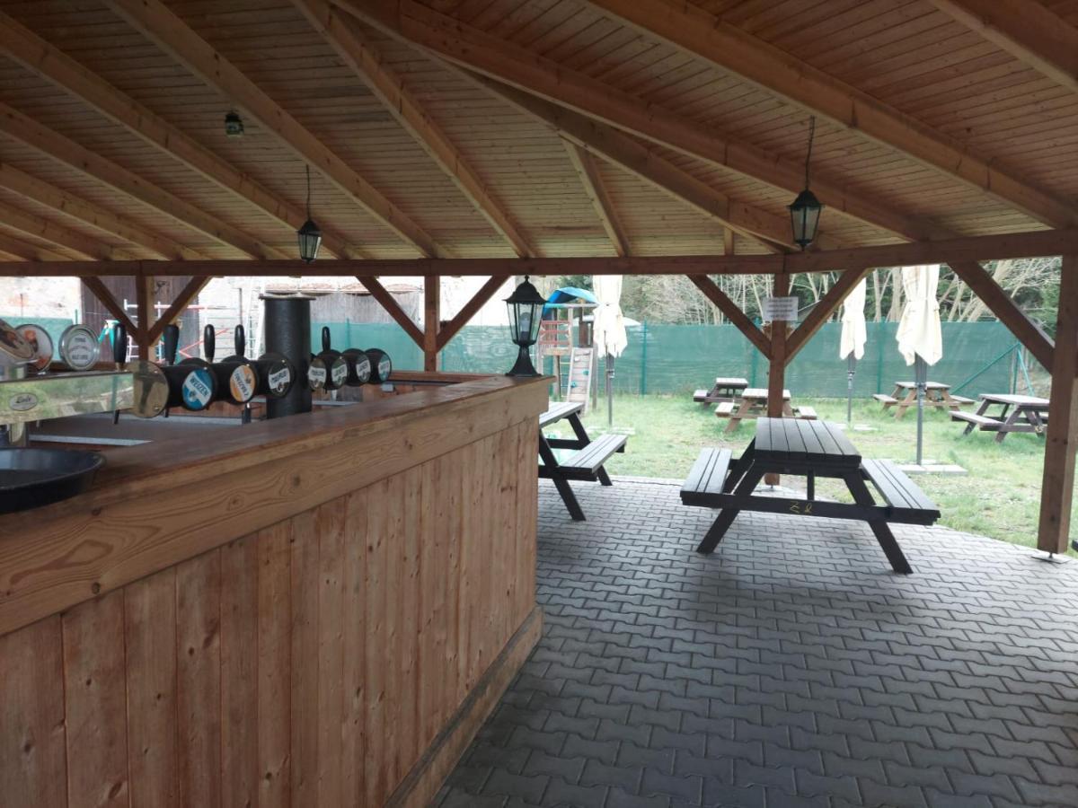 Jince Pivovar Maly Janek - Restaurace, Penzion A Stany المظهر الخارجي الصورة