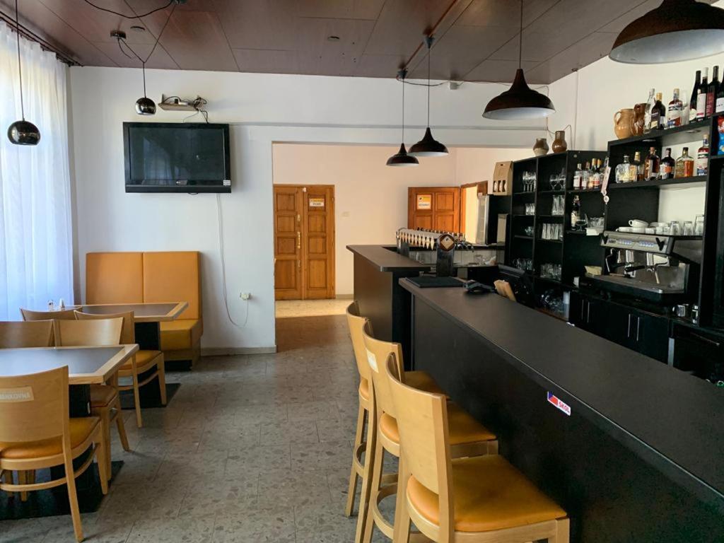 Jince Pivovar Maly Janek - Restaurace, Penzion A Stany المظهر الخارجي الصورة